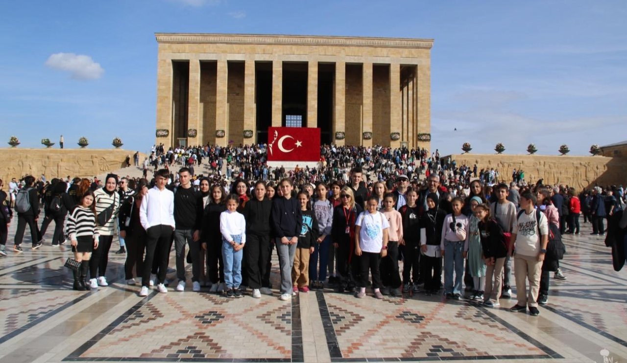 Akşehir Belediyesi’nden başarılı öğrencilere gezi ödülü