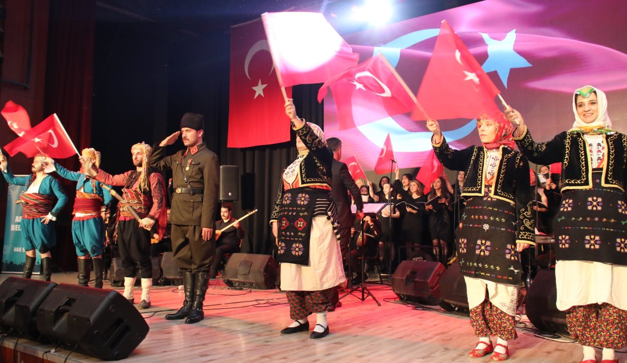 Konya'da kahramanlık türküleri seslendirildi! İzleyiciler mest oldu...