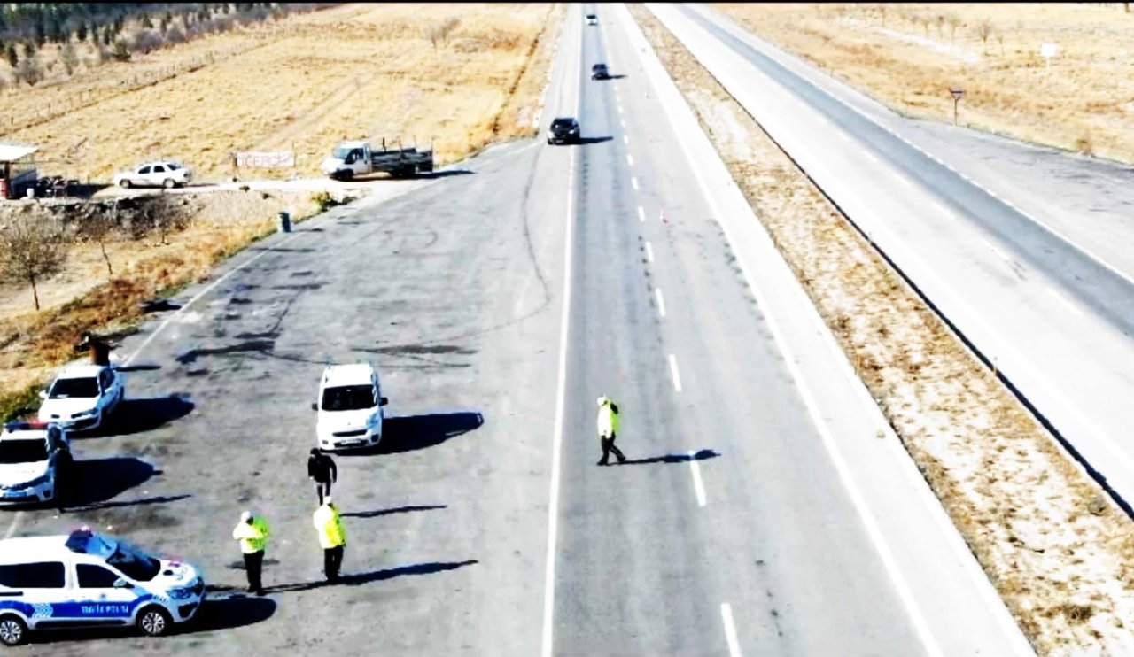 Konya'da dron ile trafik denetimi ! 102 bin 36 liralık ceza yazıldı...