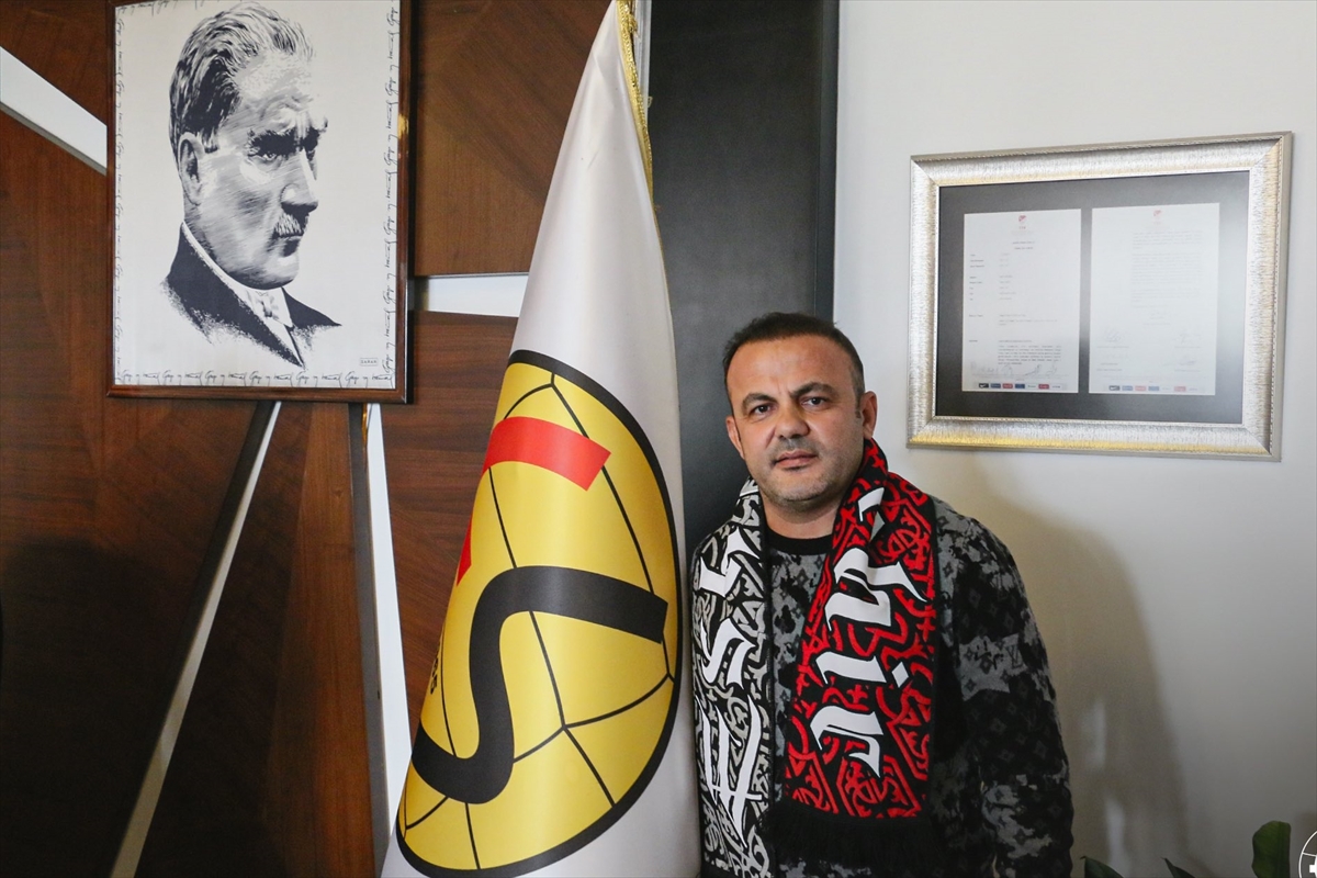 Konyaspor'un eski oyuncusu, Eskişehirspor'un yeni hocası oldu