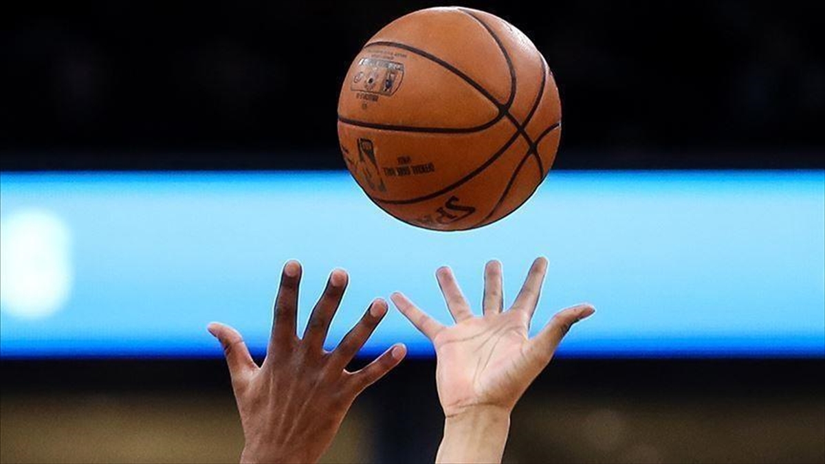 NBA'de Jokic'ten son saniye üçlüğü