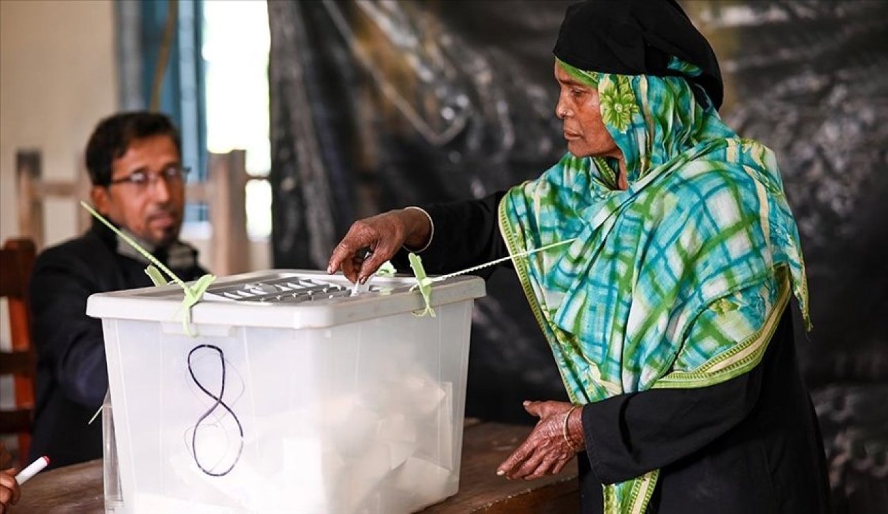 Bangladeş'teki Genel Seçimde Seçmenlerin Yalnızca Yüzde 40'ı Sandığa Gitti