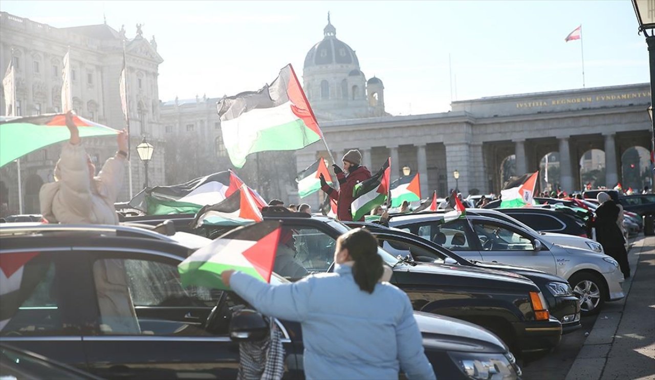 Viyana da Filistin'e destek veriyor...
