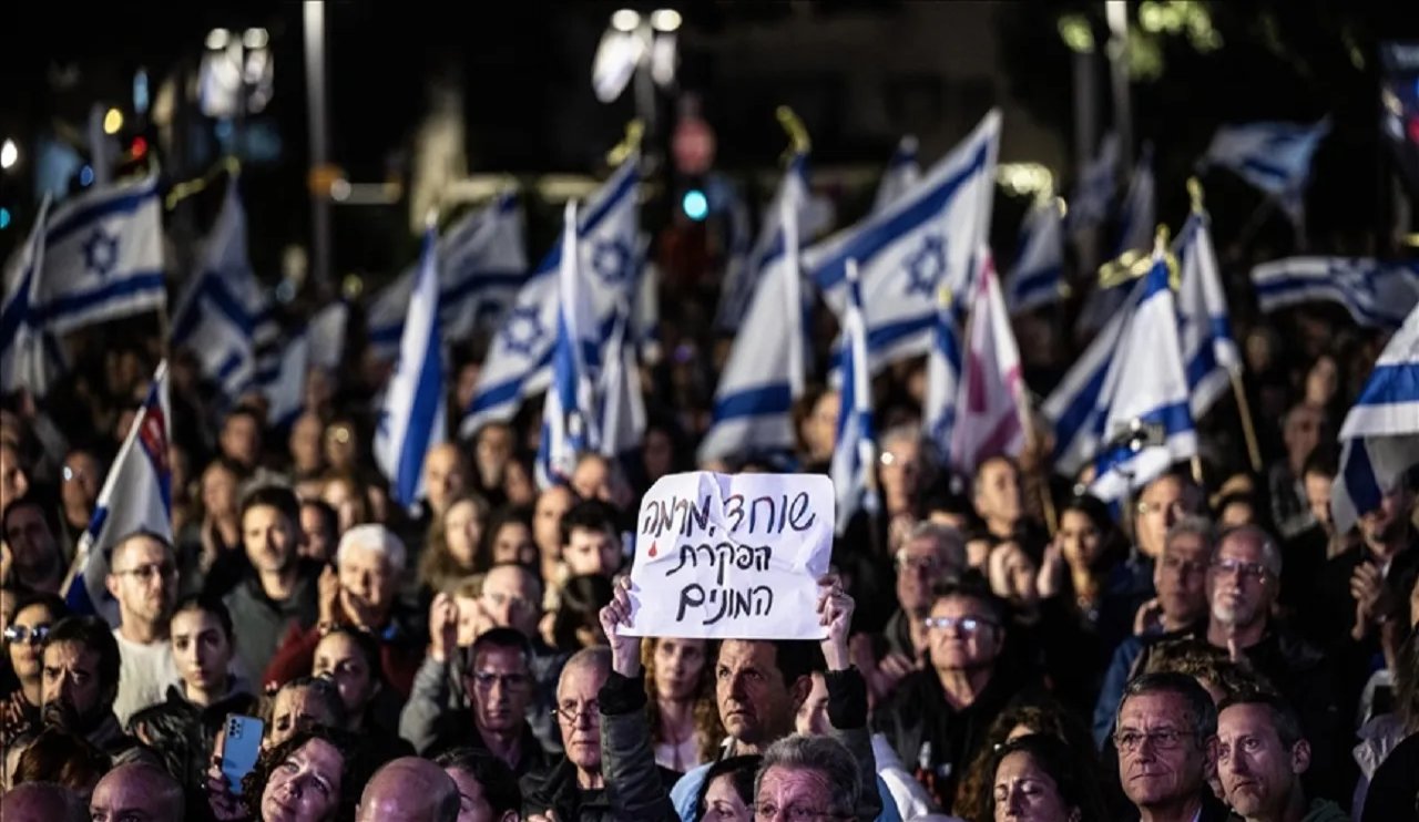 İsrail'de Netanyahu hükümetine büyük protesto