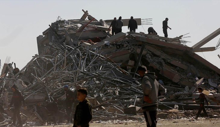 İsrail'in Gazze'ye Saldırılarında Ölen Filistinlilerin Sayısı 25 Bini Geçti