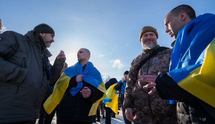 Ukrayna'da esir takası: 195 Rus askeri karşılığında 207 Ukraynalı esir serbest bırakıldı