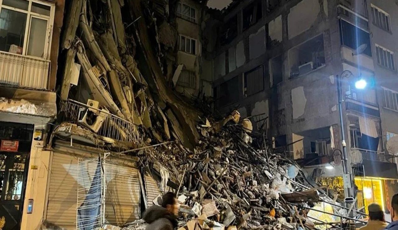 Beyşehir'de deprem şehitleri anıldı