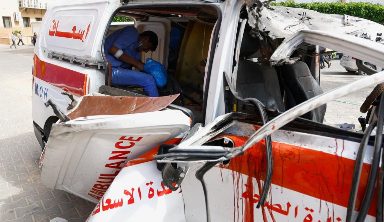 İsrail'in Gazze'deki vahşeti devam ediyor: Kızılay Ambulansı hedef alındı, 2 personel ve 6 kişi şehit