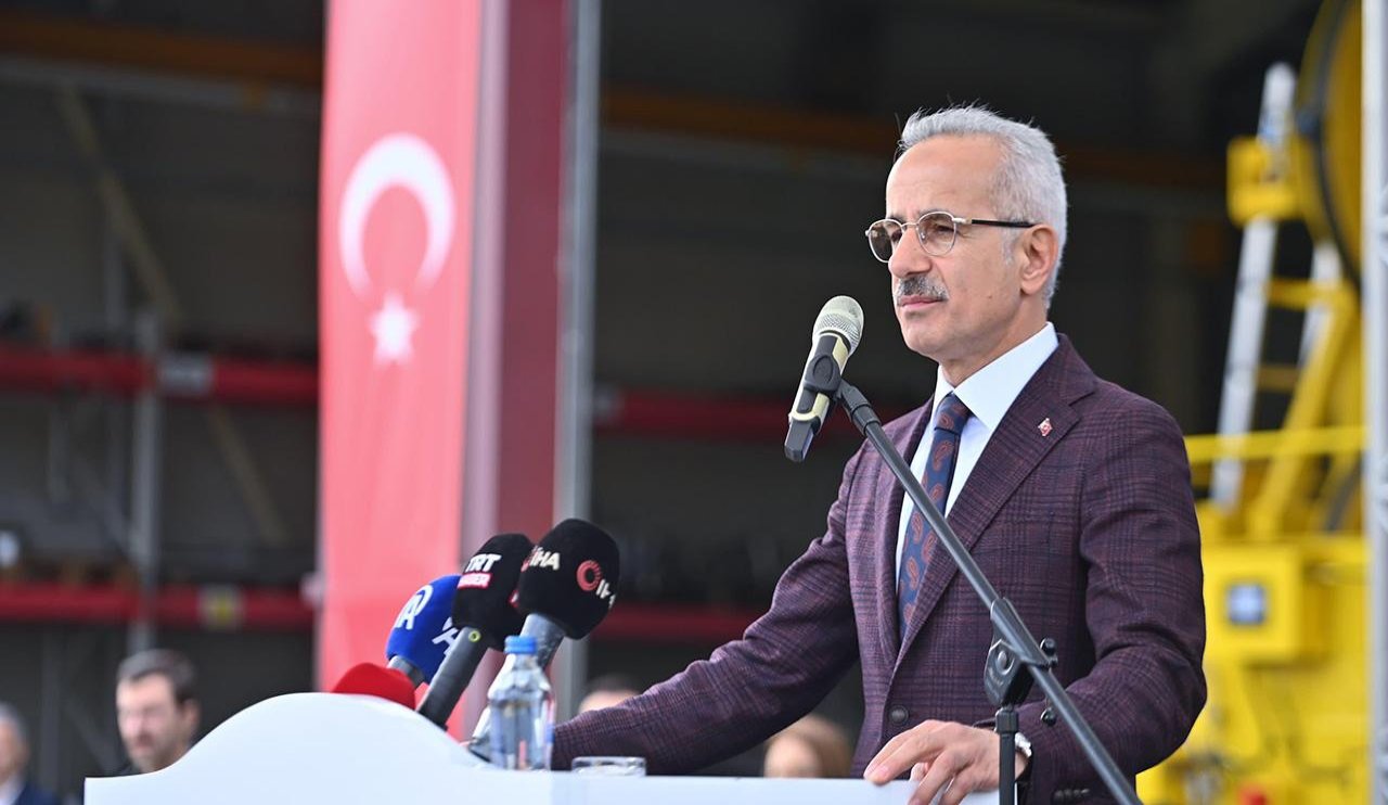 Ulaştırma ve Altyapı Bakanı Uraloğlu duyurdu! Antalya Alanya arası bakın kaç dakikaya düşecek...