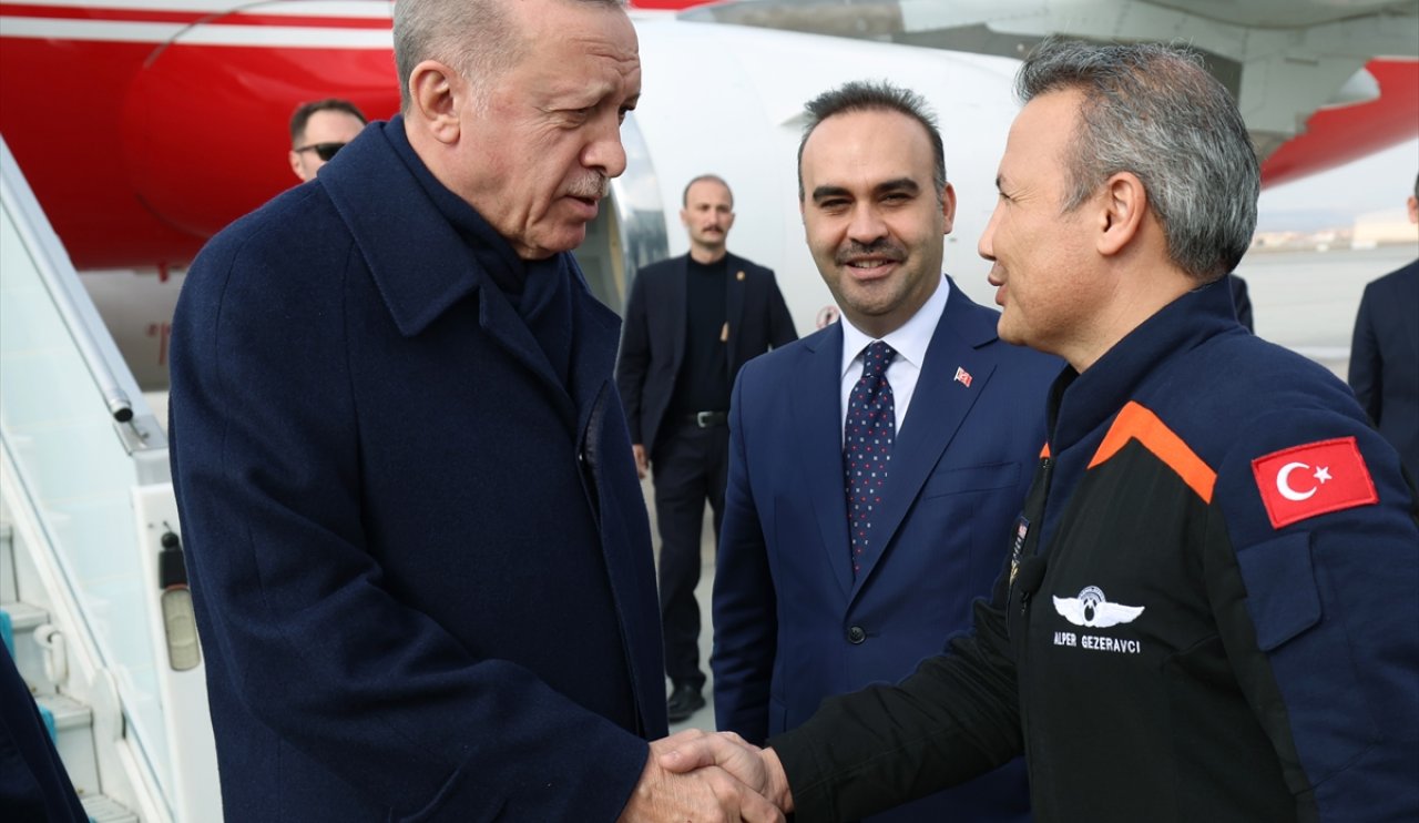 Alper Gezeravcı Cumhurbaşkanı Erdoğan'a ne verdi?
