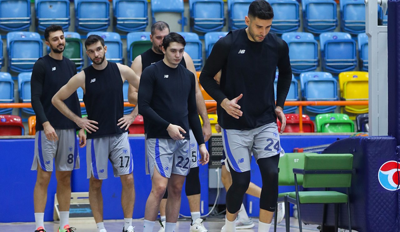 Konyaspor Basket, kritik maç için Kocaeli'ne gitti