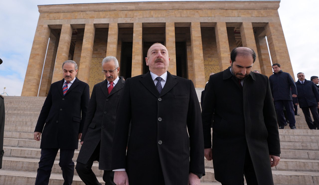 Azerbaycan Cumhurbaşkanı Aliyev, Anıtkabir'i Ziyaret Etti