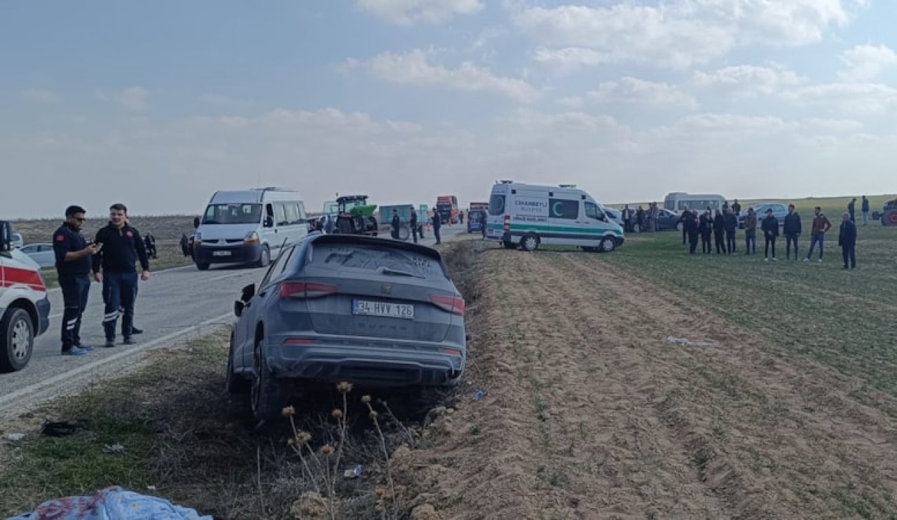 Konya'da traktör-otomobil çarpışması: 2 ölü, 3 yaralı!