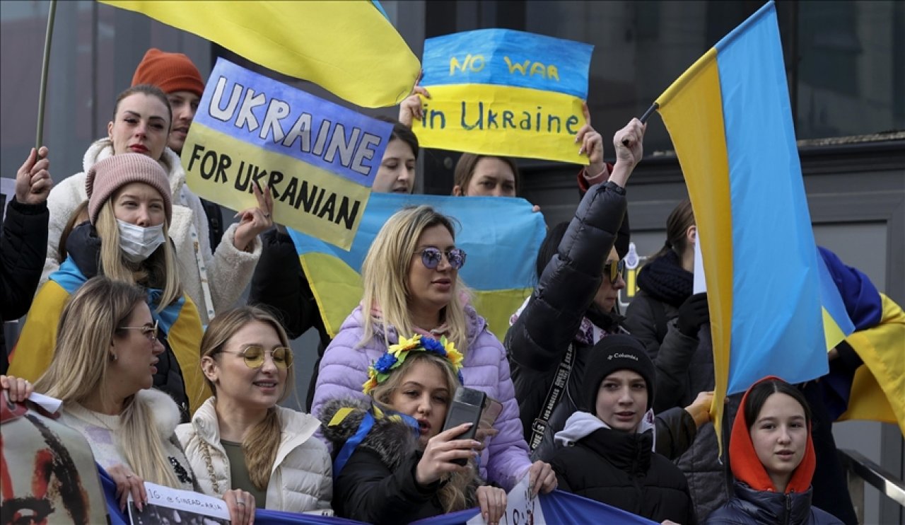 Rusya-Ukrayna Savaşı’nın 2.yıldönümünde Tiran’da Rusya protestosu