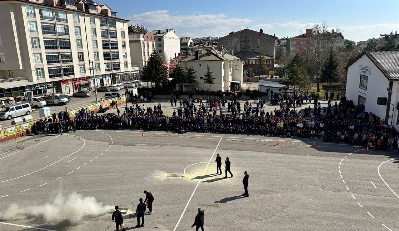 Seydişehir'de deprem tatbikatı!.. Eğitim verildi, acil durum tahliyesi yapıldı!