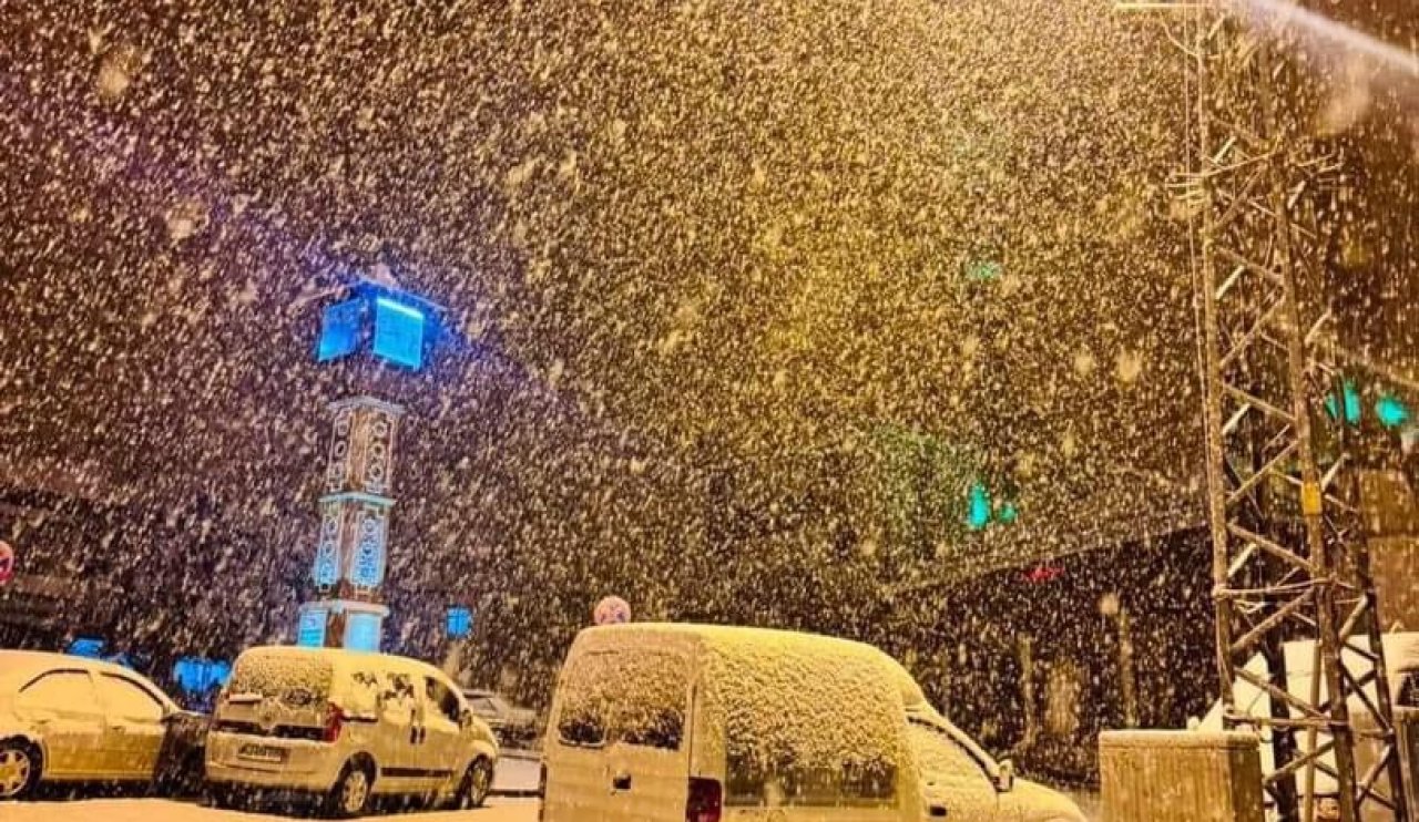 Konya’ya beklenen kar yağışı geldi! İşte manzaralar