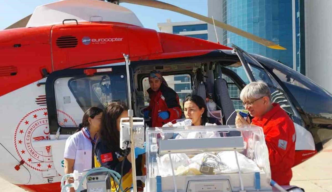 15 günlük bebeğin yaşam mücadelesi! Helikopter ambulans devreye girdi...