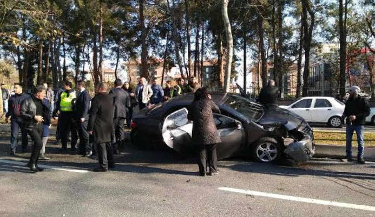 SON DAKİKA: Cumhurbaşkanı Erdoğan'ın korumaları kaza yaptı!1 polis memuru...