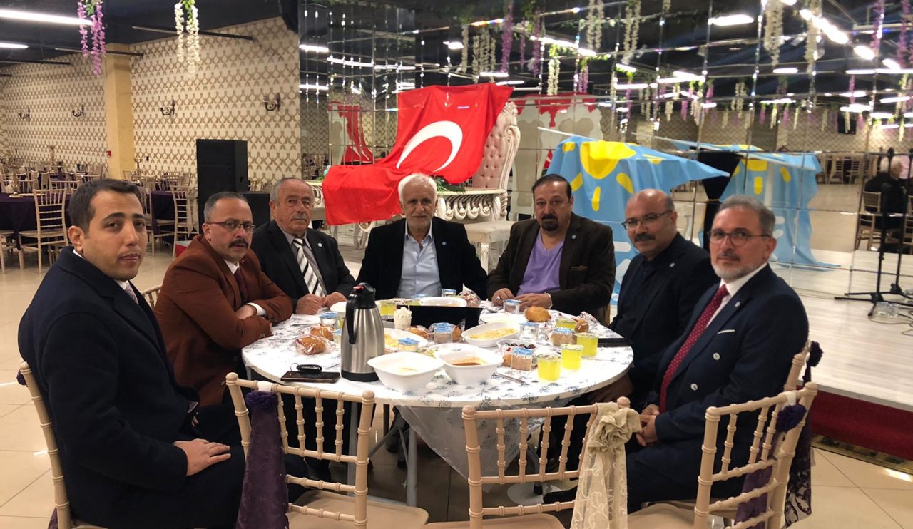 İYİ Parti Karatay adayı Özdemir iftar yemeğinde vatandaşlarla buluştu