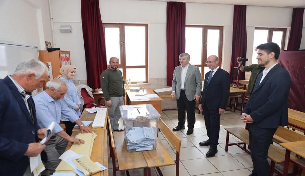 Konya Milletvekili Akyürek ve Başkan Adayı Pekyatırmacı oylarını kullandı