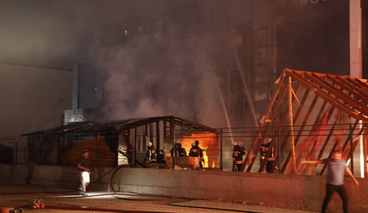 Konya’da gece yarısı korkutan yangın!  Çok sayıda ekip bölgeye gitti