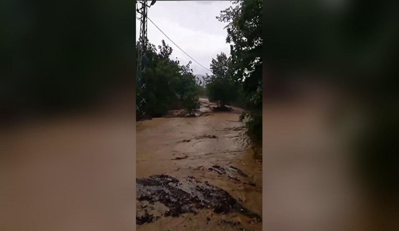 Sel Köyleri yuttu: Mezra yolları ulaşıma kapandı, Su şebekesi çöktü!