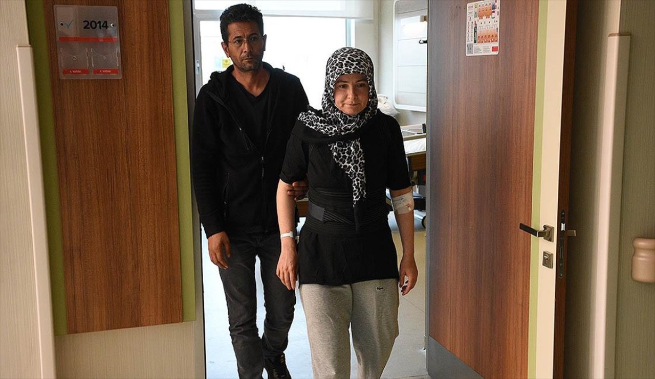 Konya'da felçli olarak gittiği hastaneden yürüyerek çıktı!