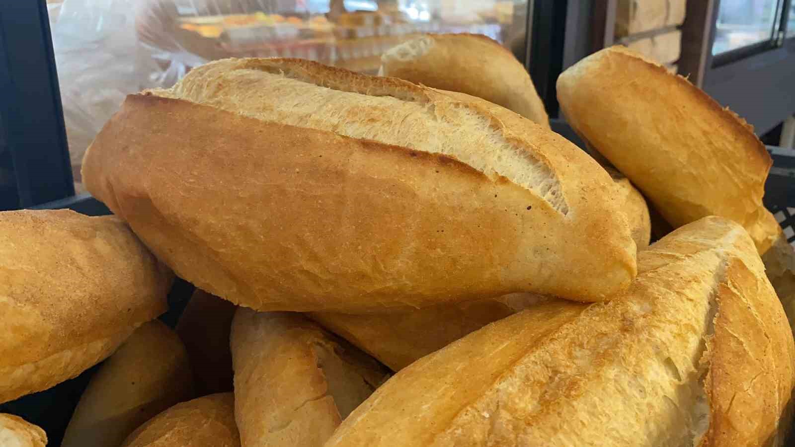 Fırıncı enflasyona savaş açtı: Ekmeğin fiyatını bakın kaç liraya indirdi!