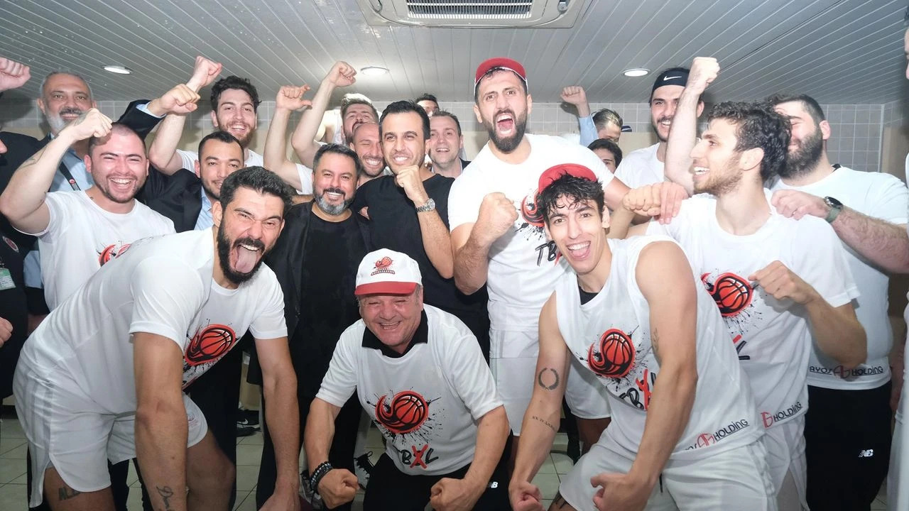 Konyaspor’un eski teknik ekibi, Antalya’da şampiyon oldu