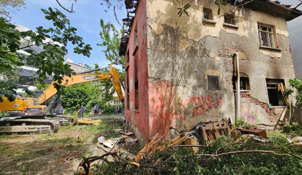 Yangında büyük hasar görmüştü! Bakın sonra ne oldu...