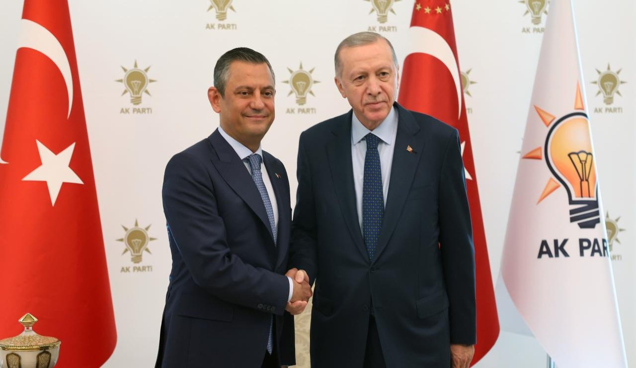 Cumhurbaşkanı Erdoğan ile CHP lideri Özel görüşmesi! Bakın hangi konular konuşuldu...