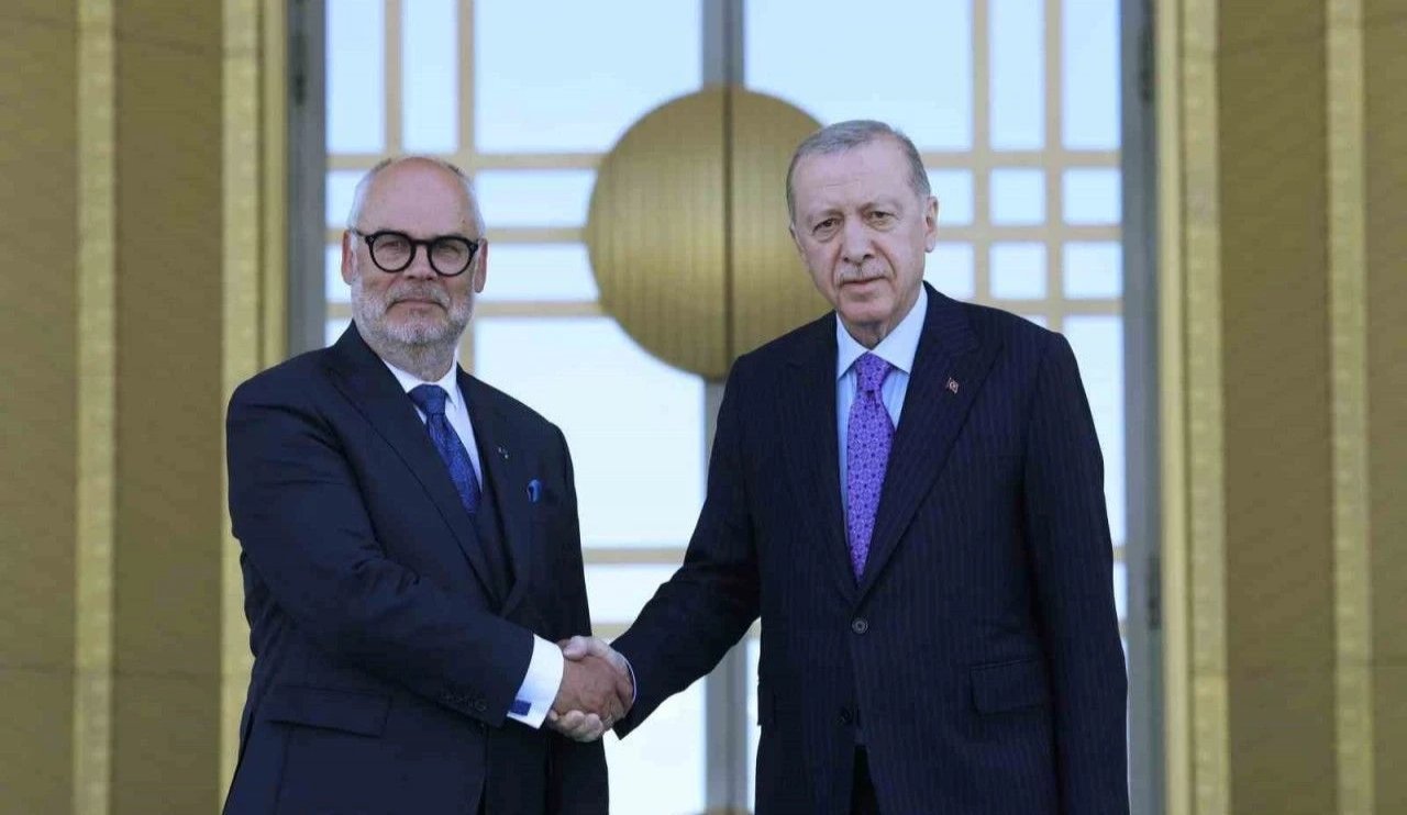 Alar Karıs'den Cumhurbaşkanı Erdoğan'a  süpriz ziyaret