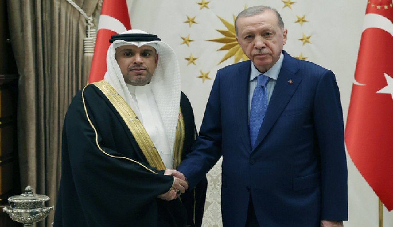 Cumhurbaşkanı Erdoğan, Bahreyn Büyükelçisi Bassam Ahmed Marzooq'u kabul etti...