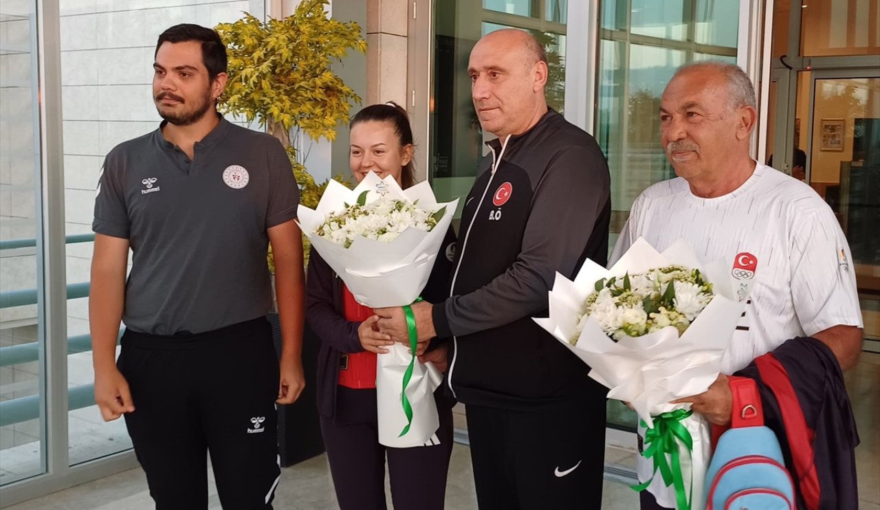 Milli sporcu Konya'dan Paris'e madalya için uğurlandı