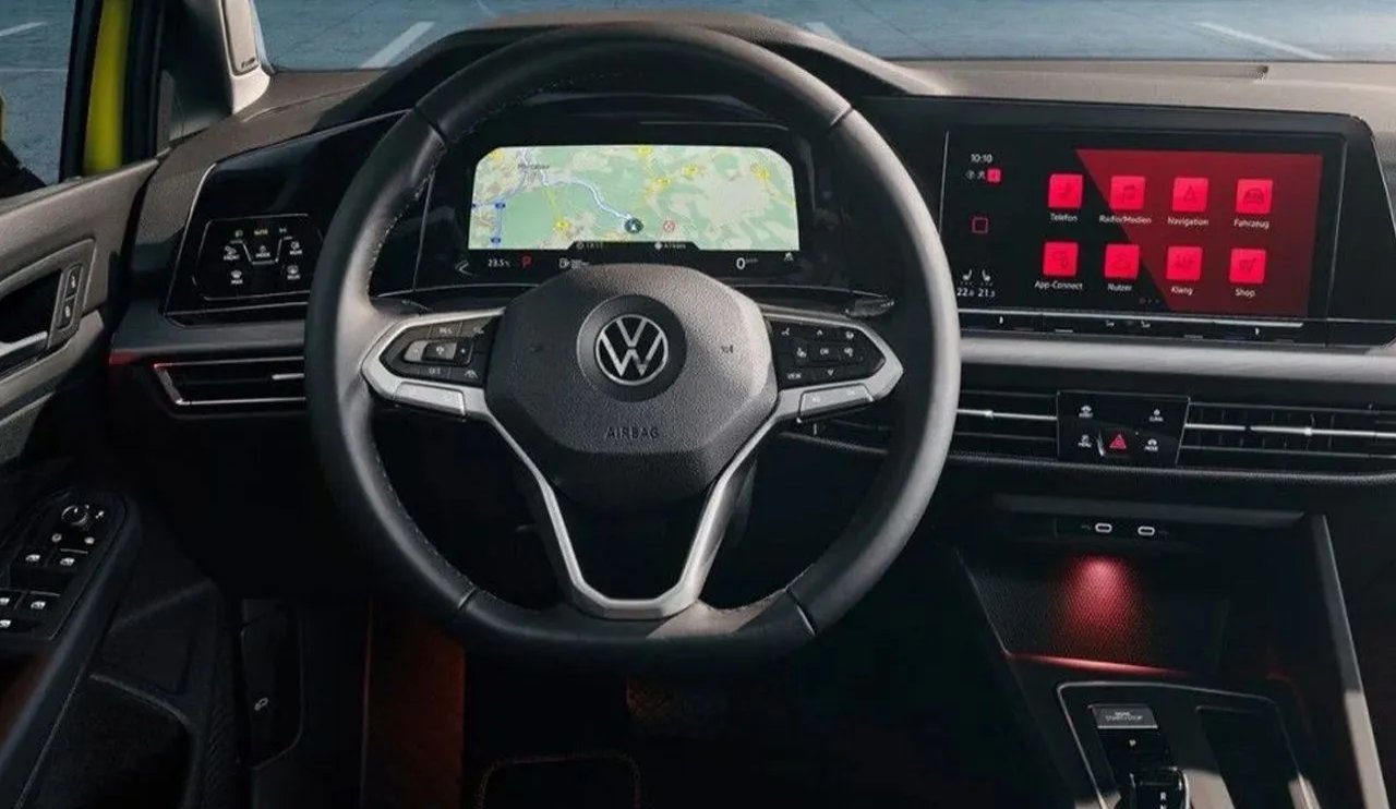 Yenilenen 2024 Volkswagen Golf fiyatı belli oldu iddialı marka bir ilki gerçekleştirdi