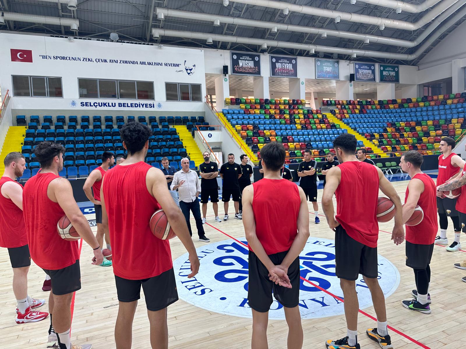 Konya Büyükşehir, Fenerbahçe maçı için yola çıkıyor