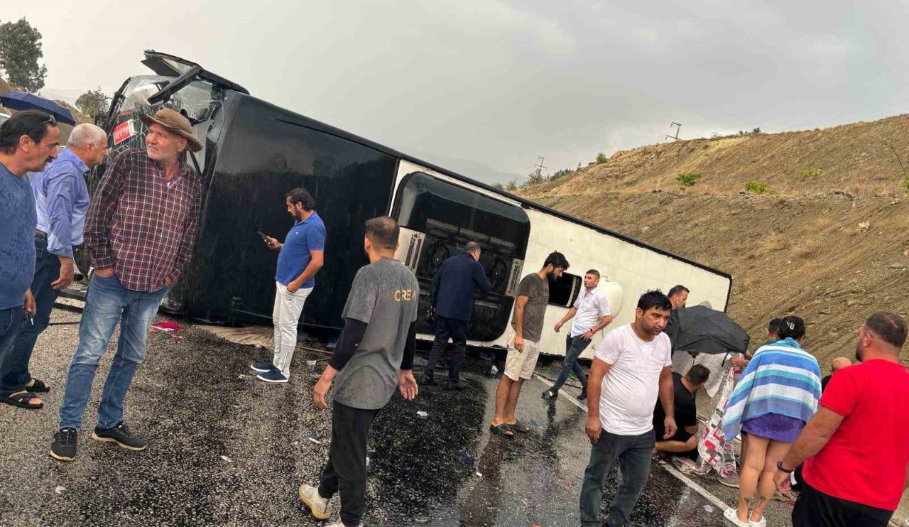 Bir otobüs kazası daha! Yan devrildi! Çok sayıda yaralı var...