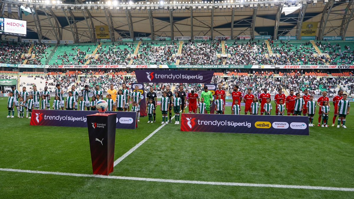 Konyaspor, taraftarını sevindiremedi! Evdeki yabancı