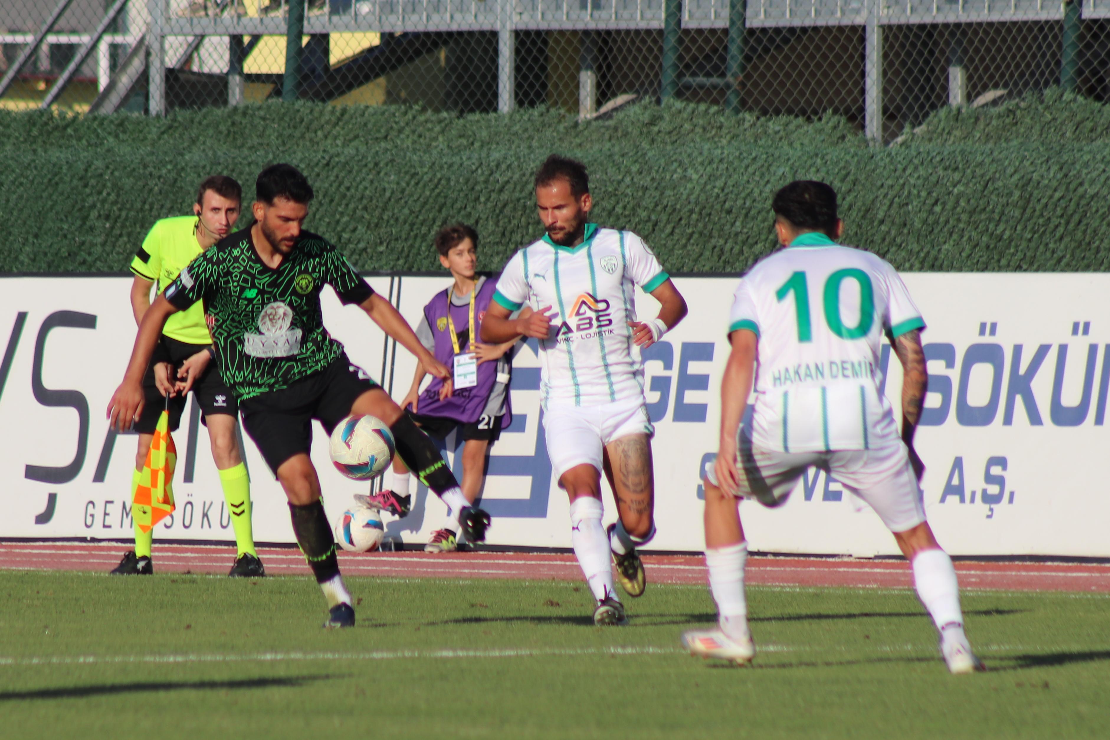 1922 Konyaspor, deplasmanında farklı mağlup