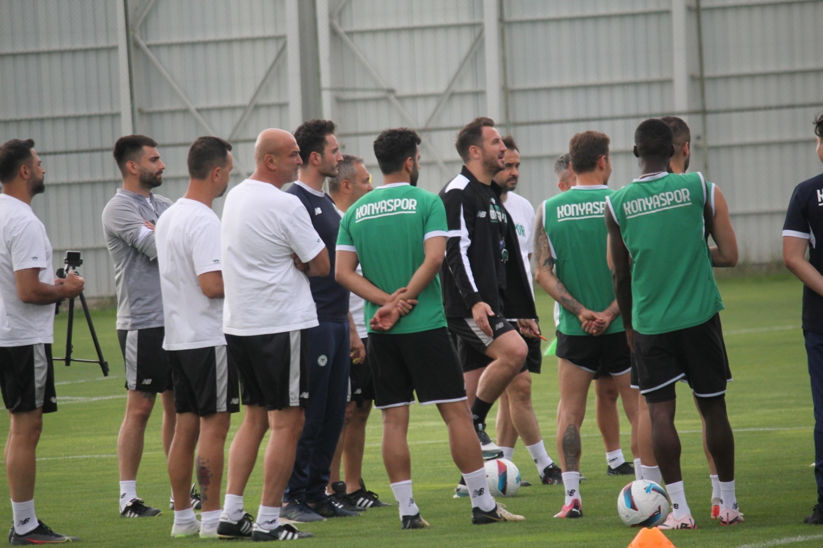 Konyaspor, evinde ilk galibiyet için mesaiye başlıyor