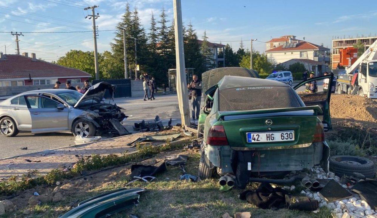 Konya'da iki otomobil hurdaya döndü: 4 yaralı