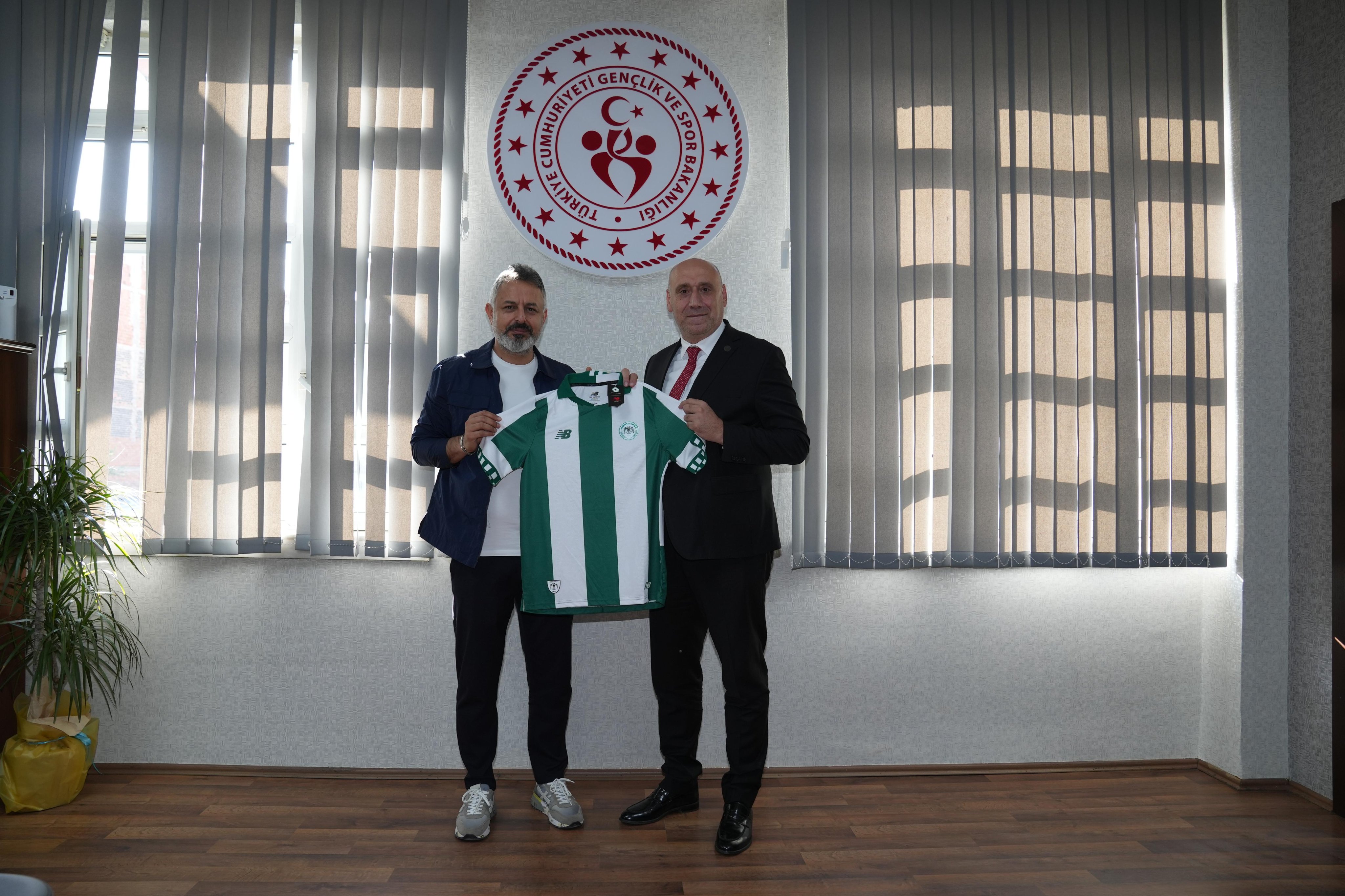 Konyaspor yönetiminden ziyaret, altyapı konuşuldu