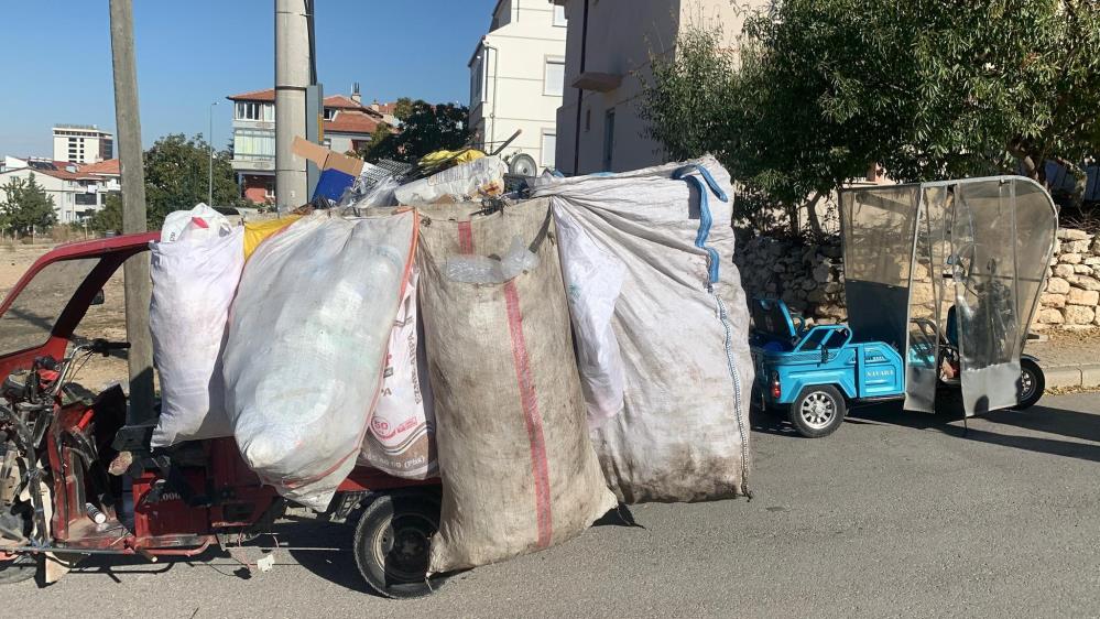 Motosikletler kafa kafaya çarpıştı