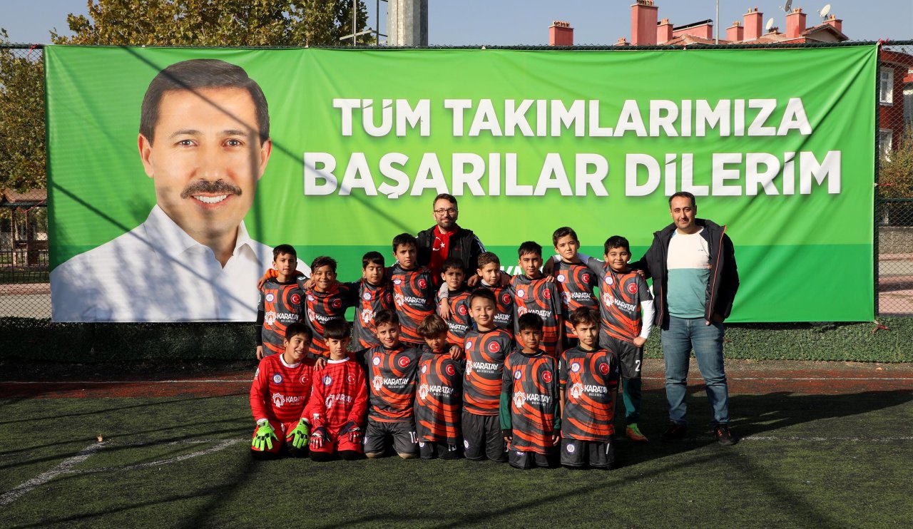 Karatay'da minik futbolcular sahaya indi