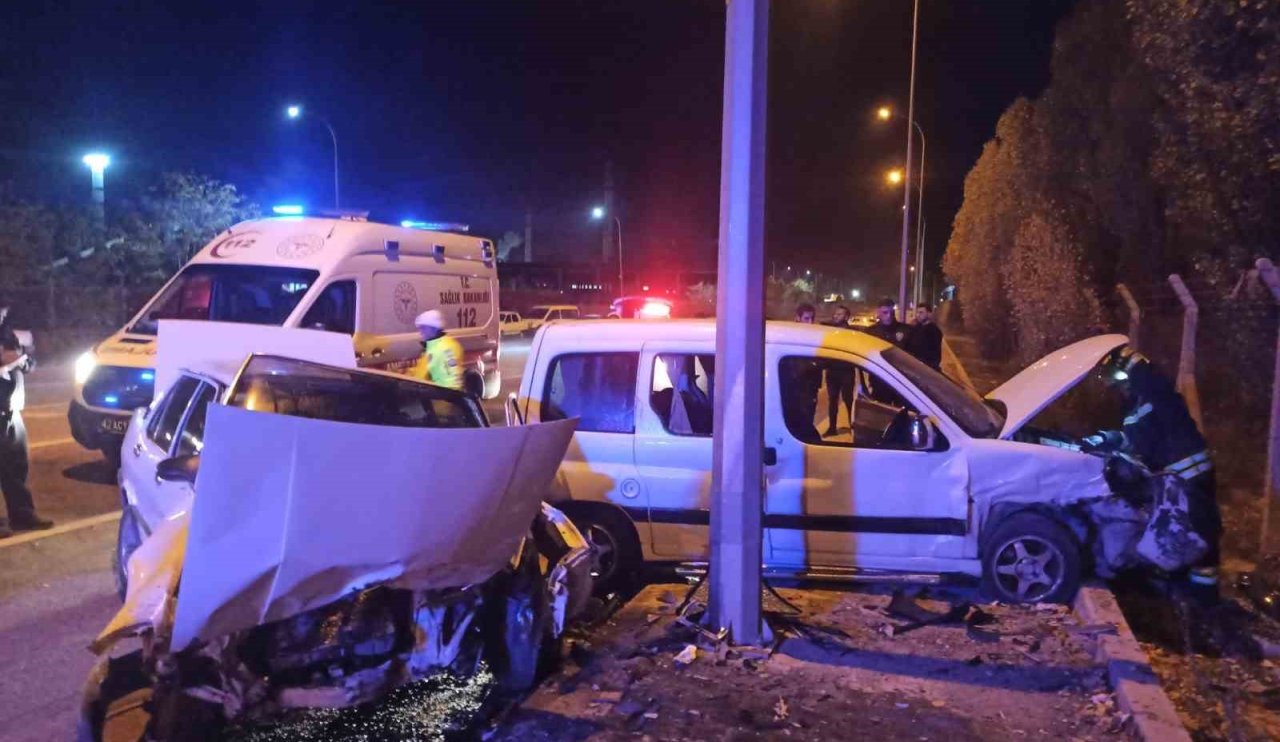 Konya’da gece feci çarpışma! 2 yaralı