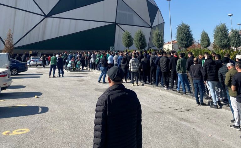 Konyaspor - Başakşehir maçında Passolig sistemi bozulmuştu! Resmi seyirci sayısı şaşırttı