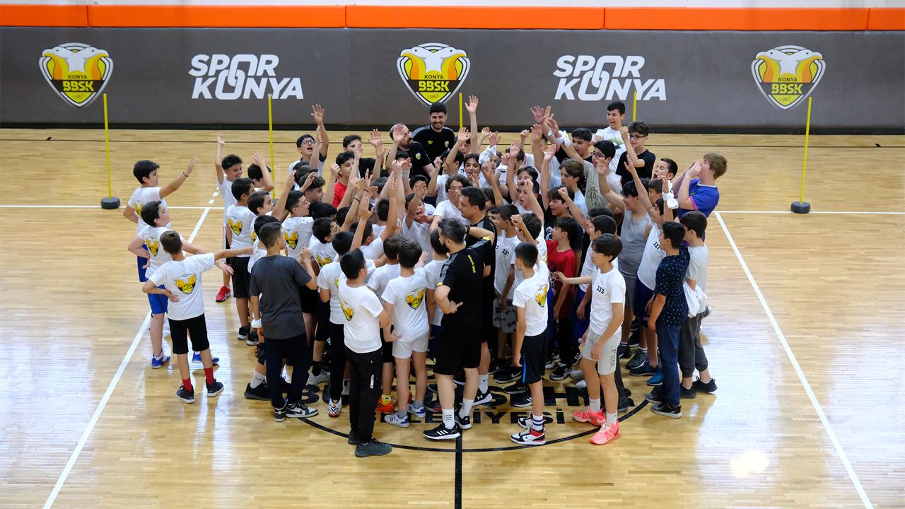 Konya'da basketbol yıldızları doğuyor!