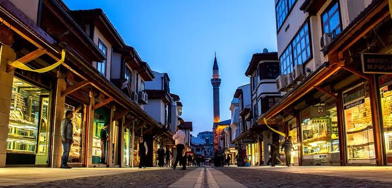 Konya Bedesten’de bu gece aileler yarışacak