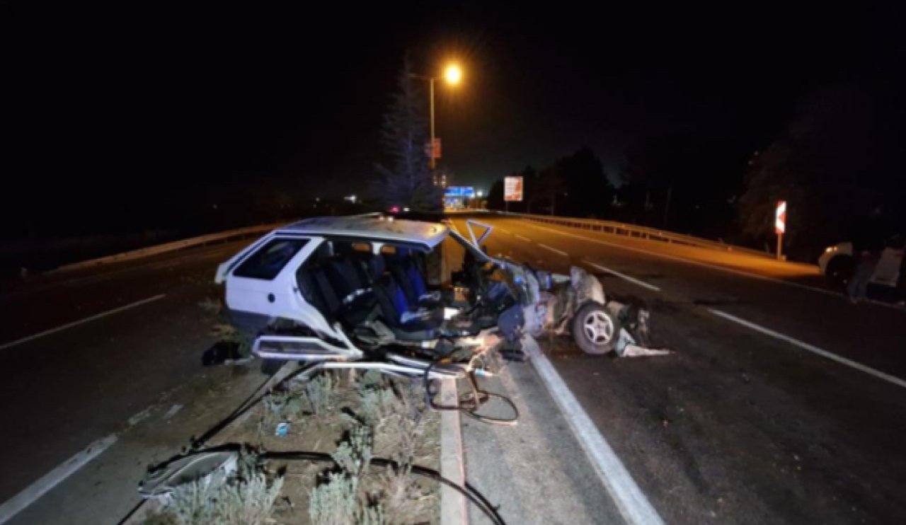 Karaman’da feci kaza! Otobüsü sollamak isteyen otomobil kontrolden çıktı