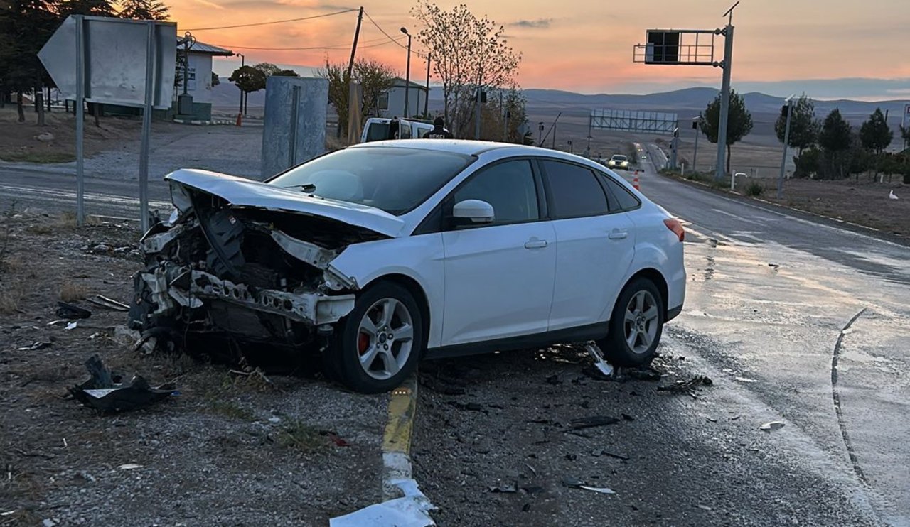 Kırıkkale-Konya karayolunda kaza! 1’i polis iki yaralı